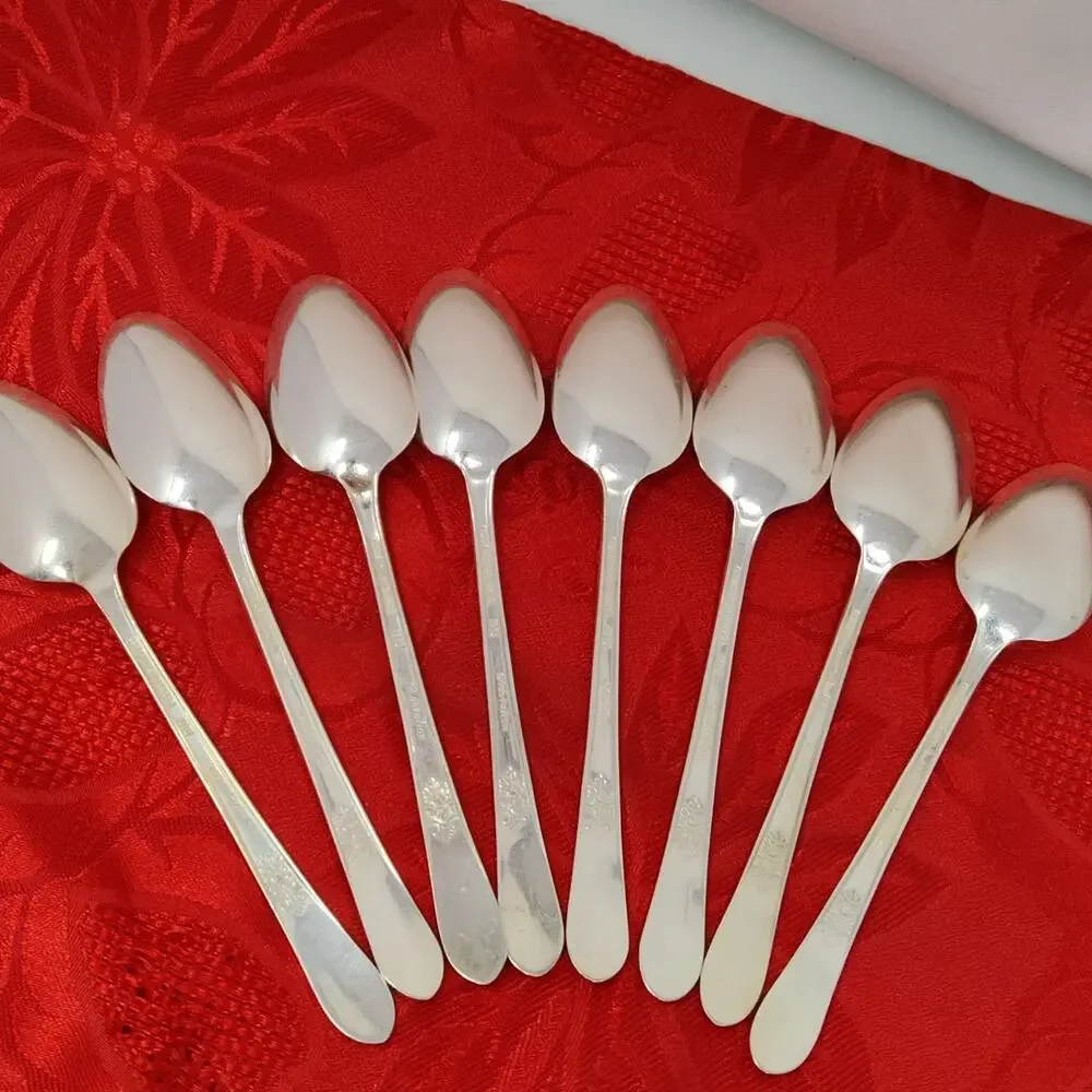 8X Tsp Rogers Bros ADORATION International SilverPlate Teaspoons Silver plated